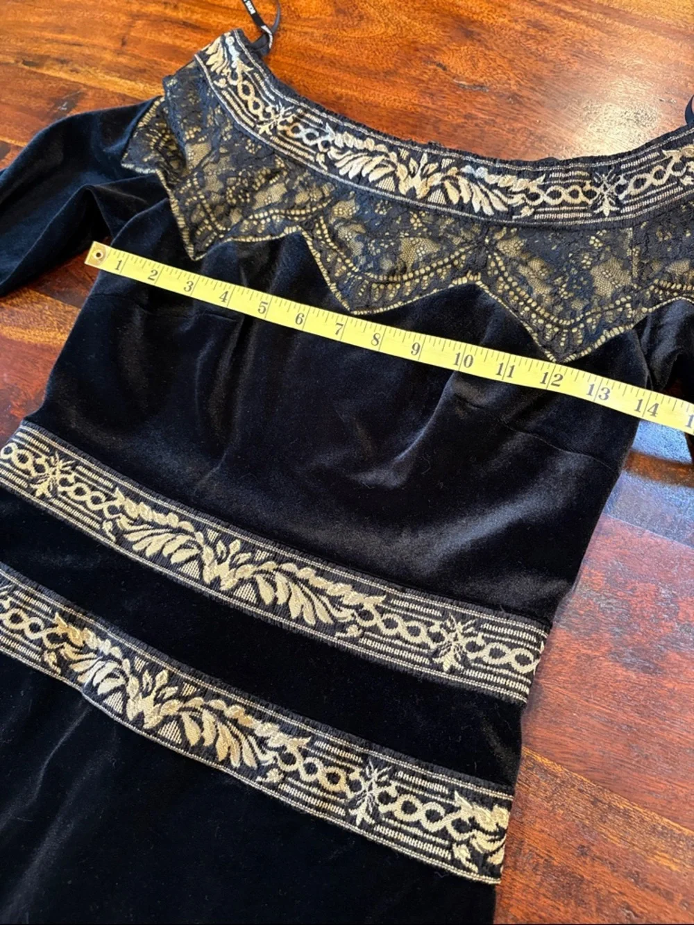 Tadashi Shoji Black Velvet Lace Long Sleeve Off-Shoulder Dress size 0 - Picture 10 of 12